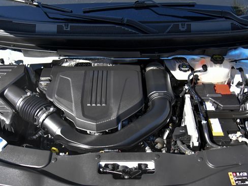 Used 2024 Chevrolet Traverse LT image 57