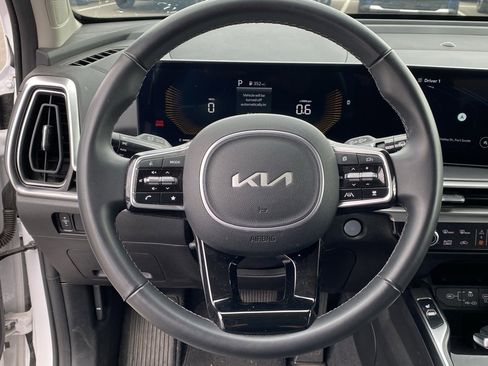 Used 2024 Kia Sorento S image 13