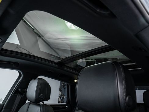 Used 2024 Porsche Macan image 28