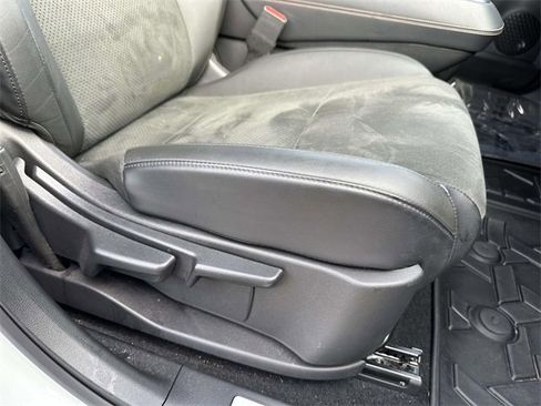 Used 2023 Nissan Ariya AWD image 11