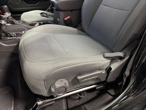 Used 2025 Jeep Wrangler Unlimited Sahara w/ Safety Group image 21