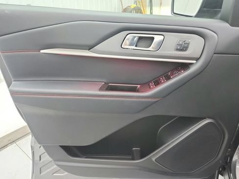 Used 2025 Ford Explorer ST-Line w/ Premium Package RWD image 33