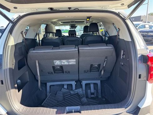 Used 2026 Kia Carnival SX w/ SX Dark Edition Package image 10