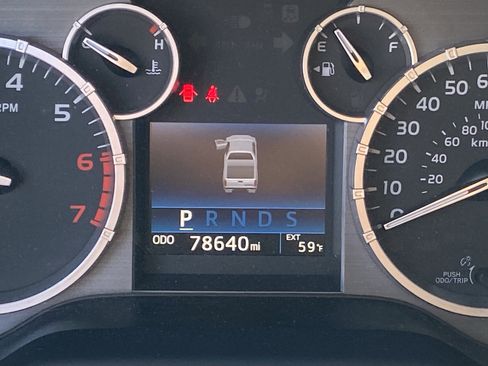 Used 2017 Toyota Tundra SR5 image 8