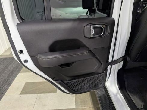 Used 2023 Jeep Wrangler Unlimited Sahara w/ Cold Weather Group image 8