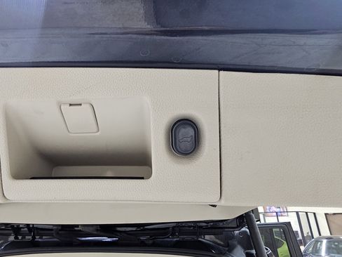 Used 2019 Cadillac Escalade ESV Premium Luxury w/ LPO, Radiant Package image 14