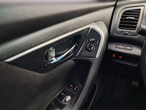 Used 2013 Nissan Altima 2.5 SV w/ 2.5SV Convenience Pkg image 12