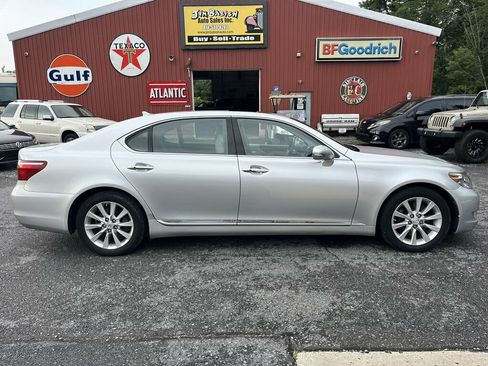 Used 2011 Lexus LS 460 L w/ Luxury Pkg AWD/4WD image 12