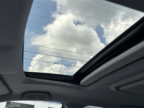 Used 2016 Honda Pilot Touring image 15