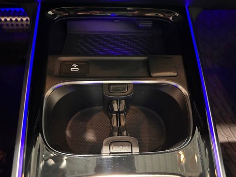 Used 2024 Mercedes-Benz GLB 250 4MATIC image 26