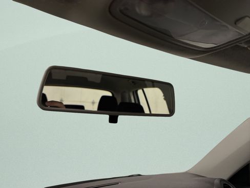 Used 2014 Volkswagen Tiguan S image 26