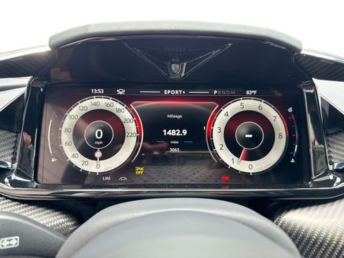 Used 2025 Aston Martin V8 Vantage Coupe image 21