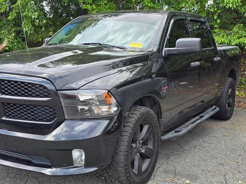 Used 2017 RAM 1500 Express w/ Black Ram 1500 Express Group AWD/4WD image 15
