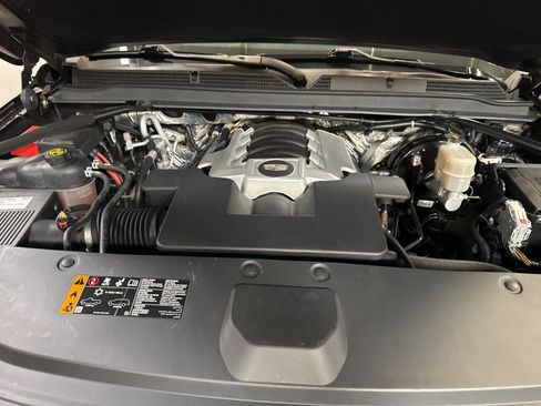 Used 2017 Cadillac Escalade ESV Platinum image 37