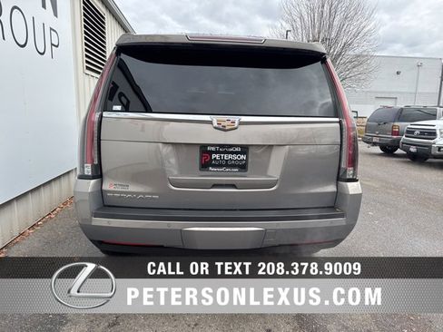 Used 2018 Cadillac Escalade Platinum image 4