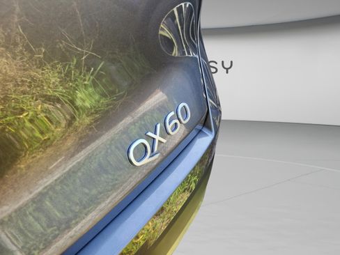 Certified 2026 INFINITI QX60 Luxe w/ Family Package image 32