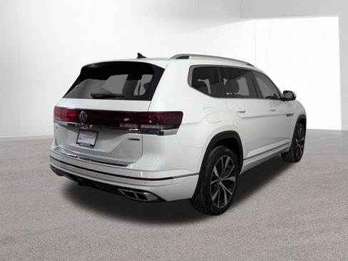 Used 2024 Volkswagen Atlas SEL Premium R-Line image 37