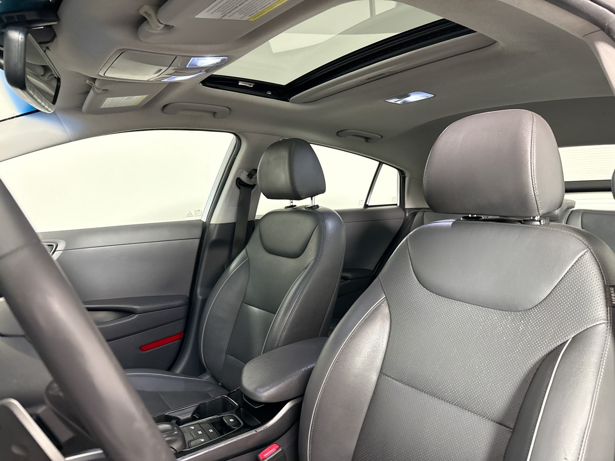 Used 2021 Hyundai Ioniq Limited FWD image 21
