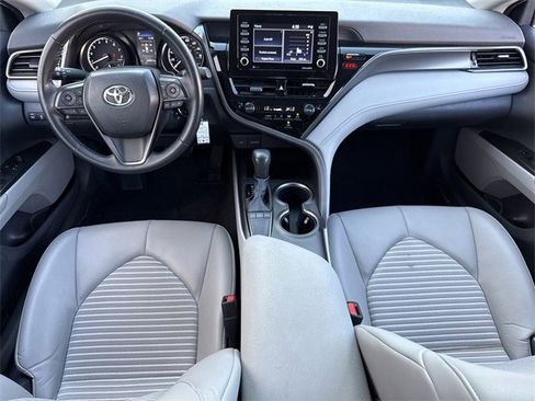 Used 2024 Toyota Camry SE image 10