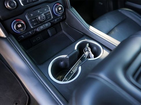 Used 2021 Chevrolet Suburban Z71 image 21