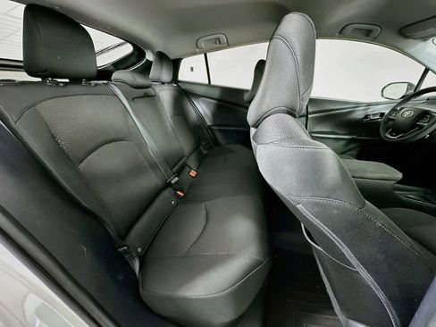 Used 2020 Toyota Prius LE FWD image 29