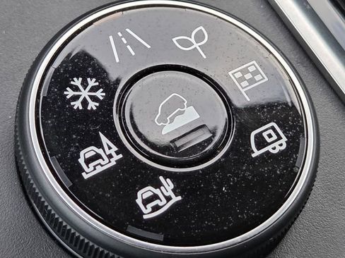 Used 2022 Nissan Pathfinder SL AWD/4WD image 16