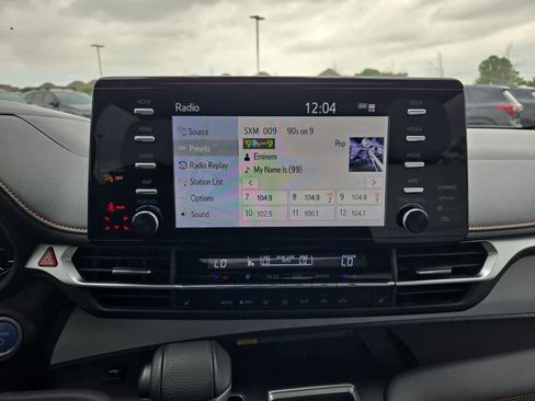 Used 2022 Toyota Sienna XSE w/ XSE Plus Package FWD image 28