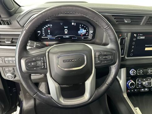 Used 2022 GMC Yukon XL Denali w/ Denali Ultimate Package image 14