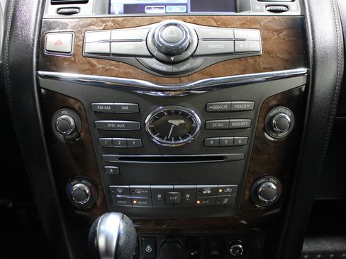 Used 2011 INFINITI QX56 4WD w/ Deluxe Touring Pkg image 18
