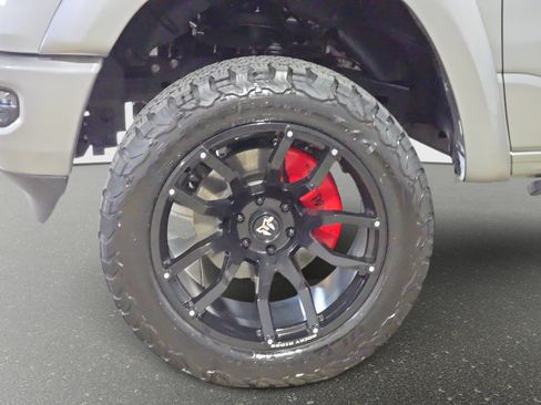 Used 2024 RAM 1500 Laramie AWD/4WD image 31
