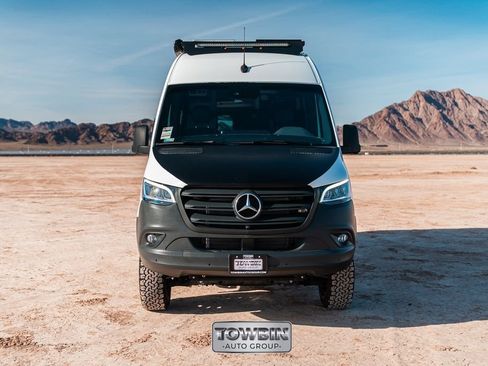 Used 2023 Mercedes-Benz Sprinter 2500 image 2