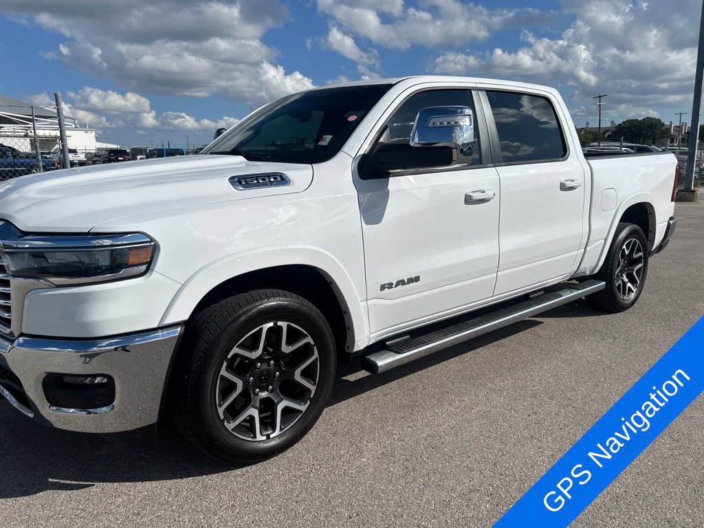 Used 2025 RAM 1500 Laramie AWD/4WD image 2