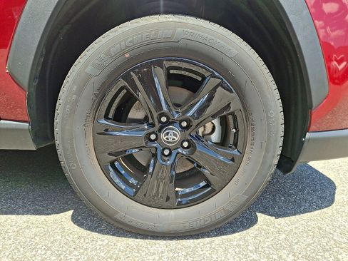 Used 2025 Toyota RAV4 XLE AWD/4WD image 8