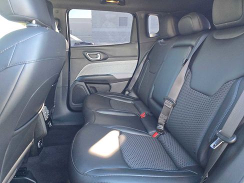 Used 2023 Jeep Compass Latitude image 19