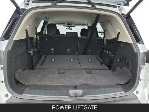Used 2025 Nissan Pathfinder SV FWD image 25