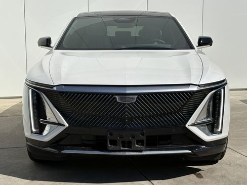 Certified 2024 Cadillac Lyriq Luxury image 3