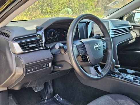 Used 2025 Toyota Camry LE image 14