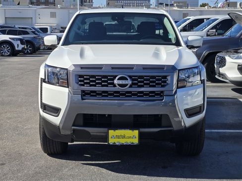 Used 2025 Nissan Frontier SV image 2