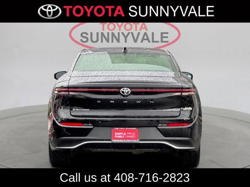 Used 2024 Toyota Crown AWD/4WD image 9