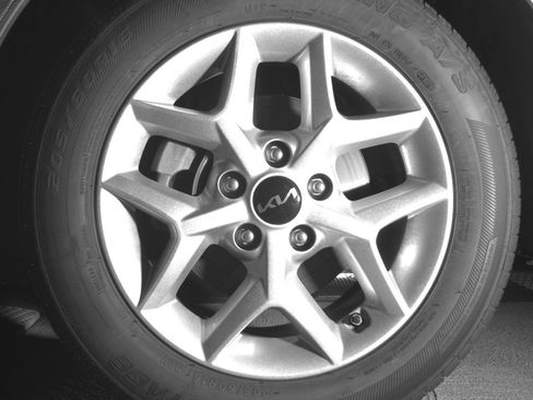 Used 2025 Kia Soul LX w/ LX Technology Package image 19