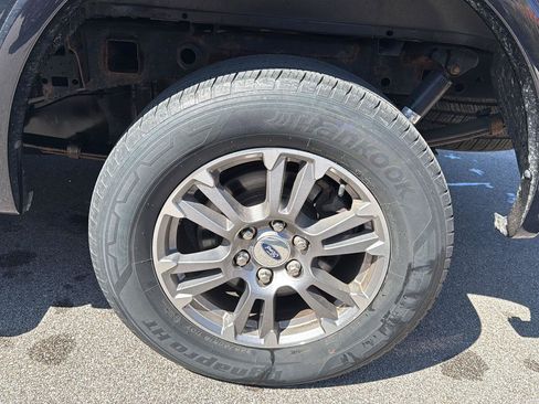 Used 2019 Ford F150 Lariat w/ Max Trailer Tow Package RWD image 16