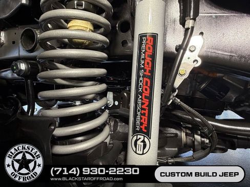 Used 2025 Jeep Wrangler Unlimited Sahara w/ Safety Group AWD/4WD image 31