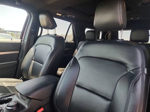 Certified 2019 Ford Explorer XLT w/ Equipment Group 202A AWD/4WD image 22
