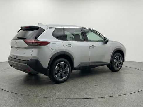Used 2025 Nissan Rogue SV image 9