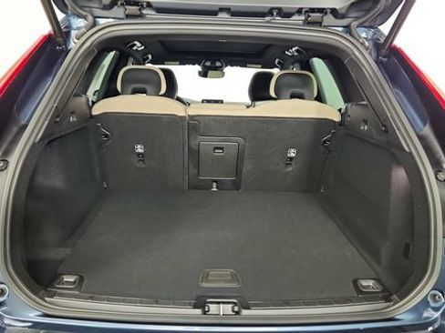 Used 2027 Volvo XC60 B5 Core AWD/4WD image 41