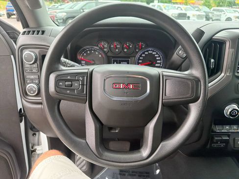 Used 2023 GMC Sierra 1500 Pro w/ Pro Value Package AWD/4WD image 15