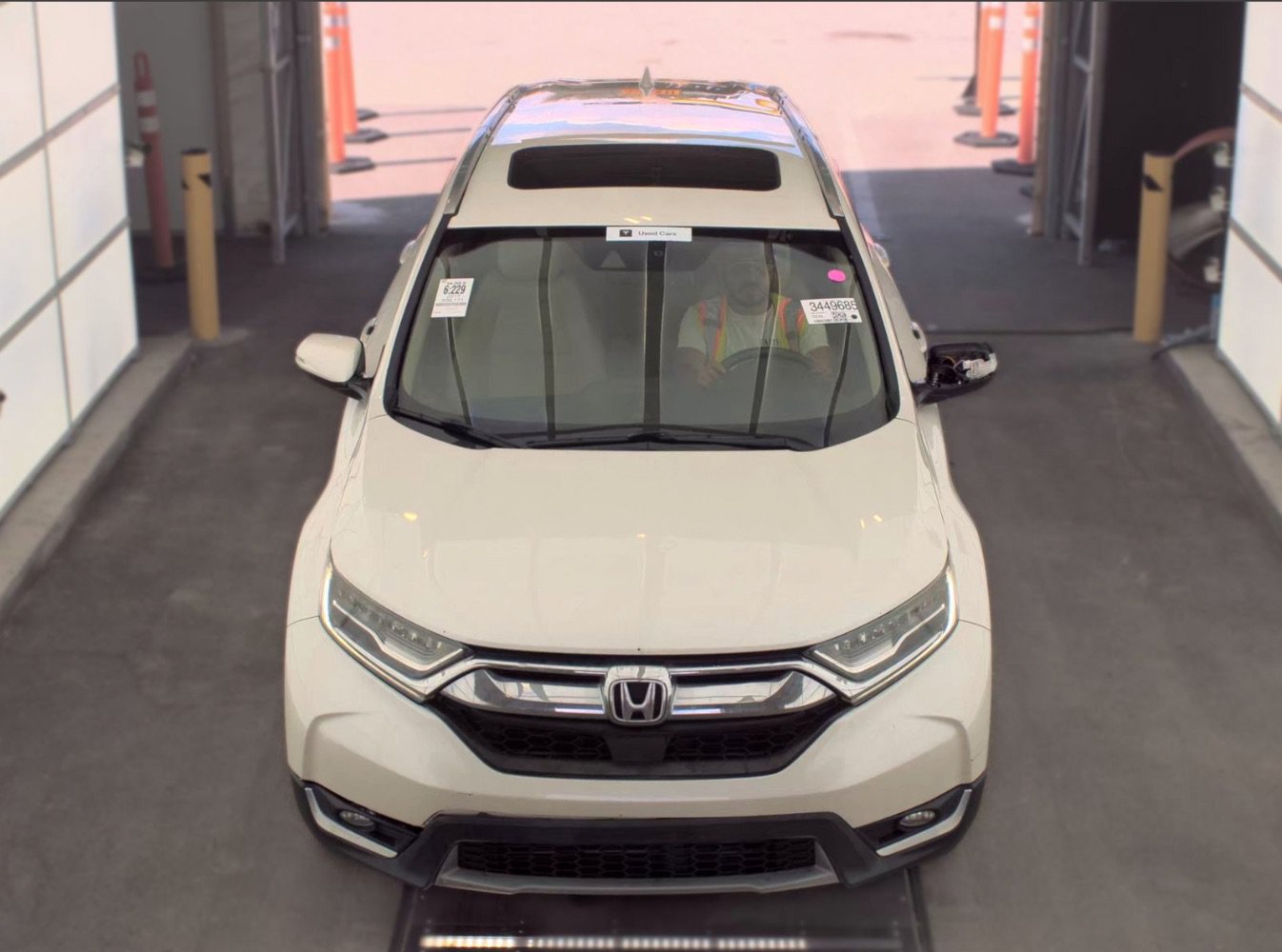 Used 2017 Honda CR-V Touring image 2