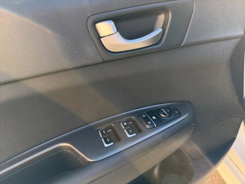 Used 2020 Kia Optima LX image 12