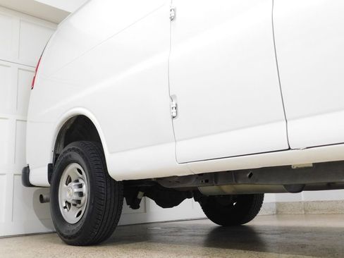 Used 2023 Chevrolet Express 3500 Extended w/ Driver Convenience Package RWD image 8