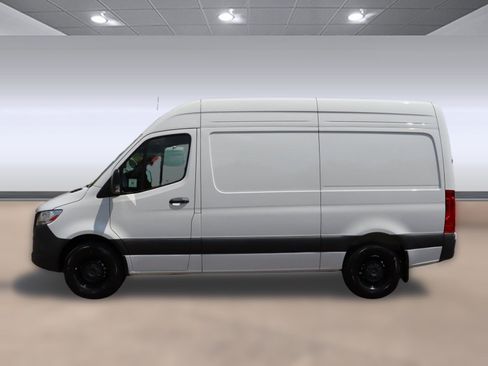 Used 2025 Mercedes-Benz Sprinter 2500 image 2